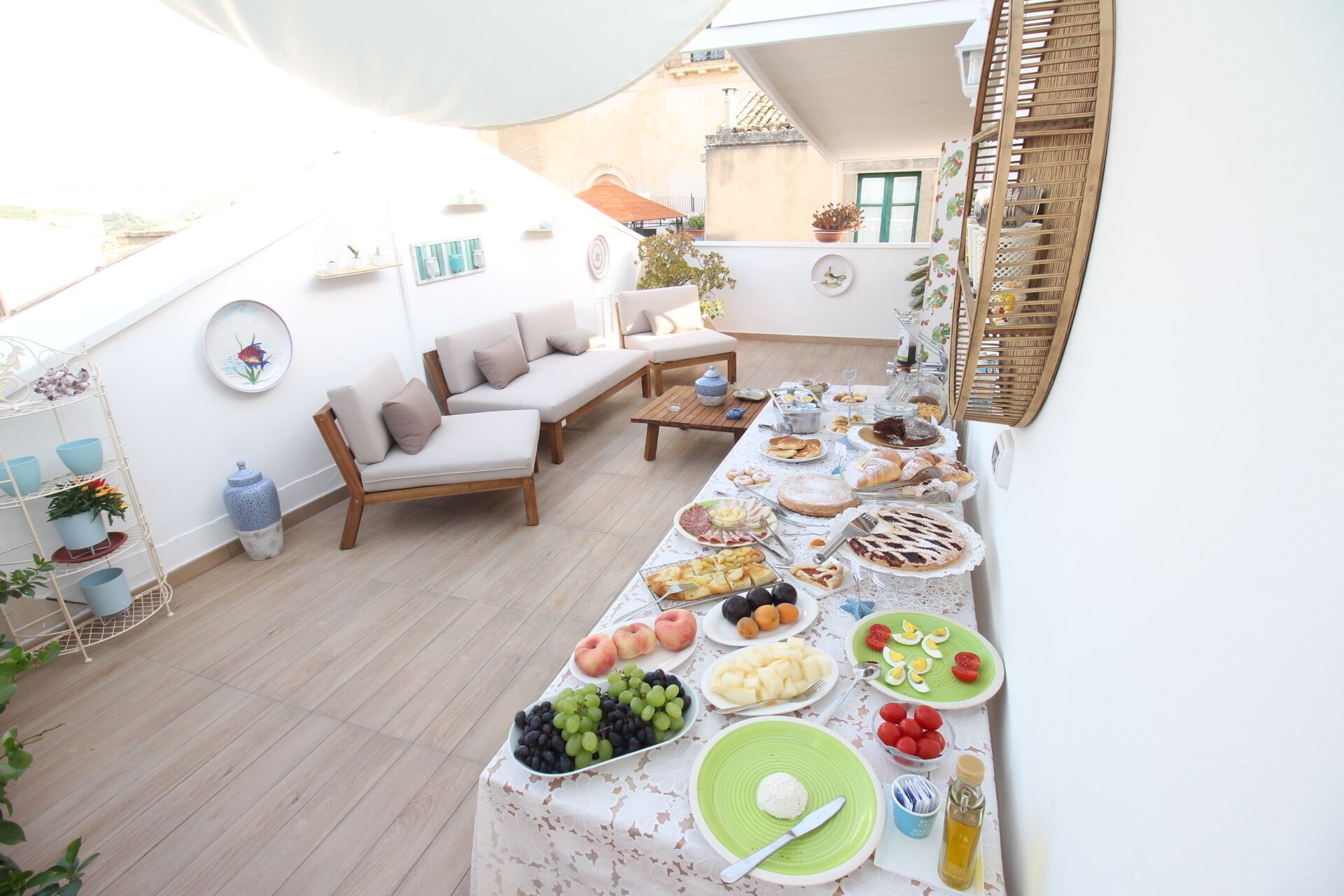 Tägliches inbegriffenes Frühstücksbuffet