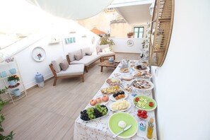 包含每日自助早餐