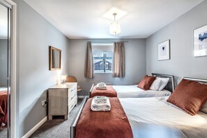 2 bedrooms, iron/ironing board, WiFi, bed sheets