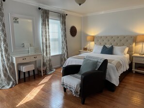 3 bedrooms, iron/ironing board, WiFi, bed sheets - Cozy & Private Family Beach Home in Lake Como
(Belmar)