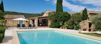 Mas Malbos with private pool, great views, near Uzès, Gard
