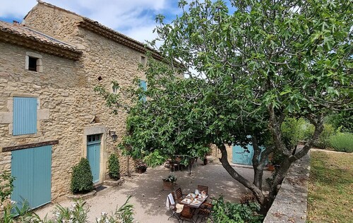 Mas Malbos avec piscine privée, vue imprenable, près d'Uzès, Gard