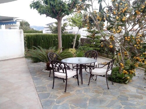 Nice 3-bedroom apartment with private garden on the beach