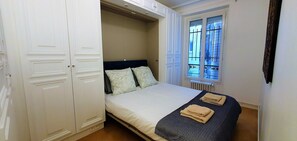 2 chambres, fer et planche à repasser, Wi-Fi, draps fournis