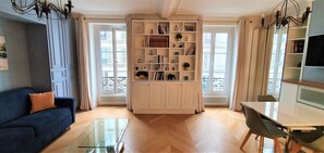 TV, bøker, musikkbibliotek og filmbibliotek