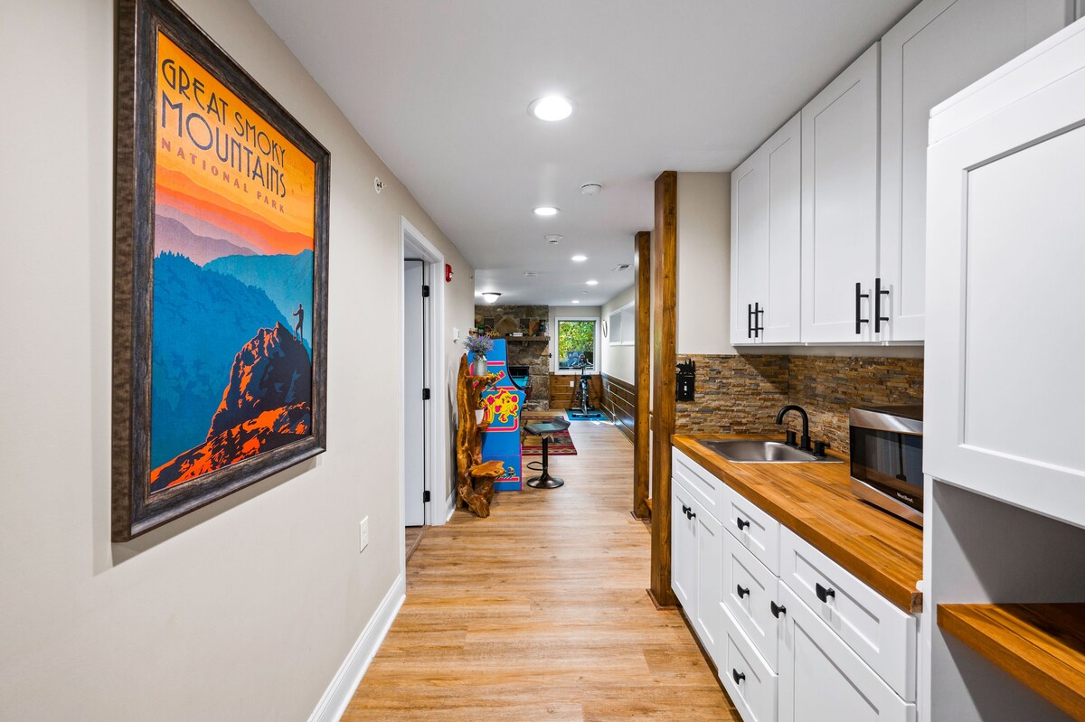 Photo 79 of WalkDTN/MountainView/SwimSpa/FirePit/5Kings/Sauna