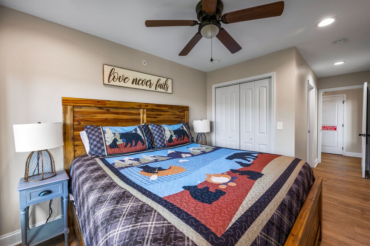 Photo 110 of WalkDTN/MountainView/SwimSpa/FirePit/5Kings/Sauna