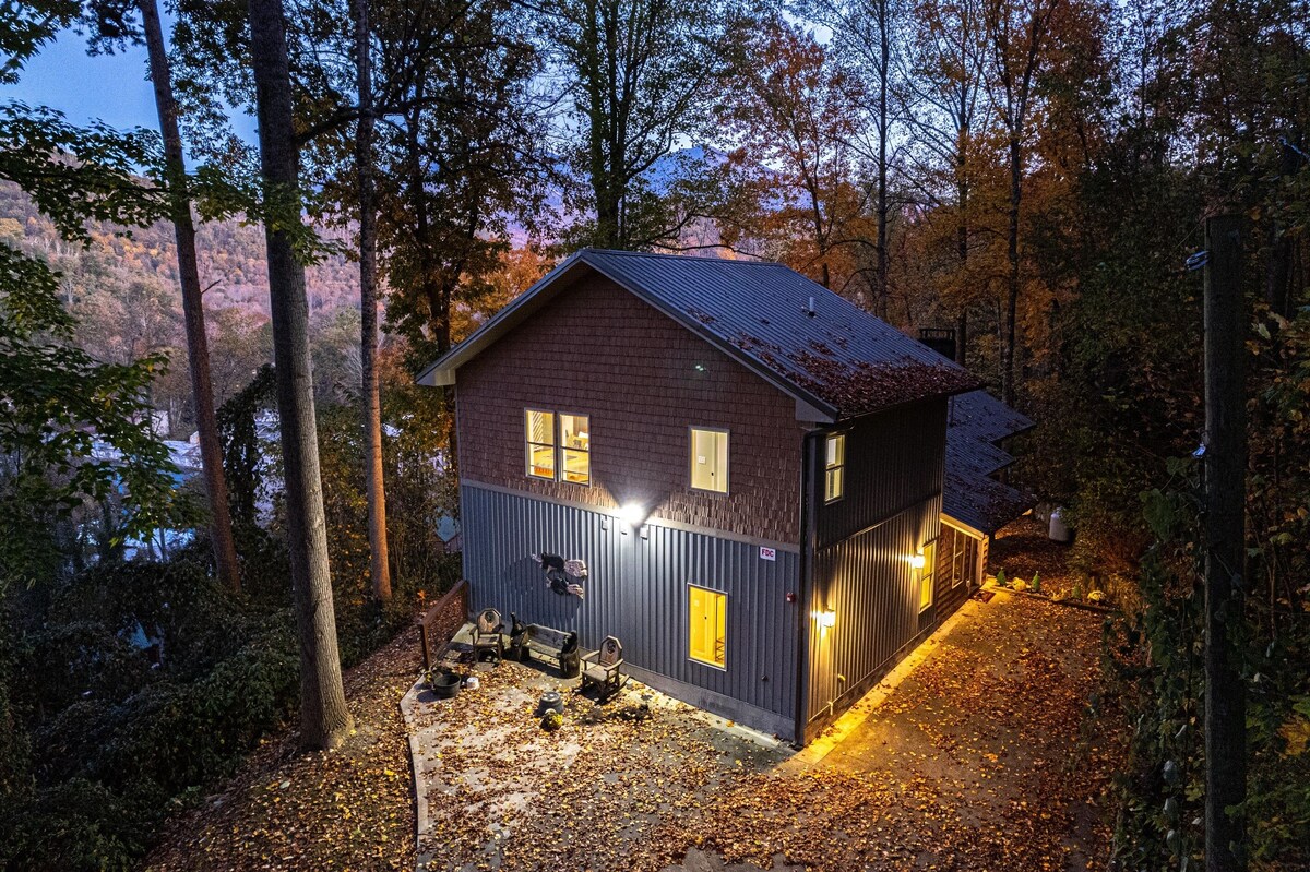 Photo 61 of WalkDTN/MountainView/SwimSpa/FirePit/5Kings/Sauna