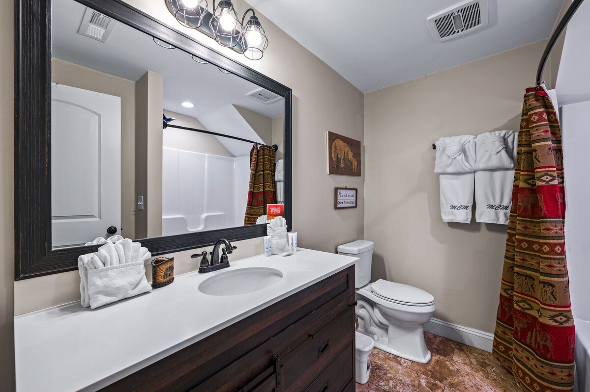 Photo 98 of WalkDTN/MountainView/SwimSpa/FirePit/5Kings/Sauna