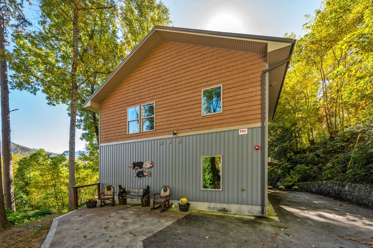 Photo 118 of WalkDTN/MountainView/SwimSpa/FirePit/5Kings/Sauna