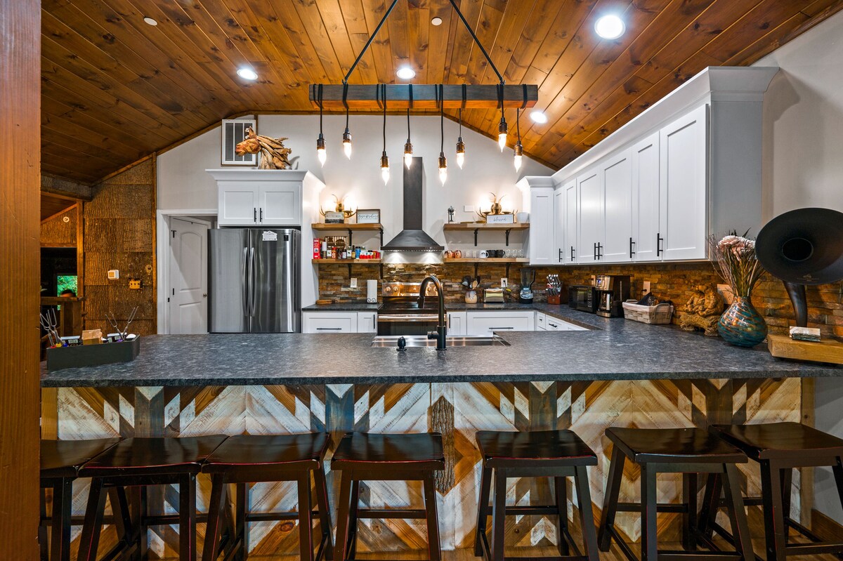 Photo 62 of WalkDTN/MountainView/SwimSpa/FirePit/5Kings/Sauna
