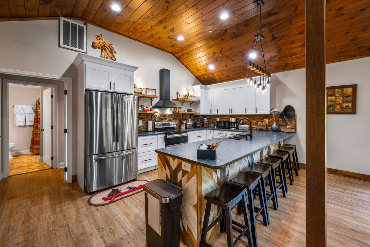 Photo 78 of WalkDTN/MountainView/SwimSpa/FirePit/5Kings/Sauna