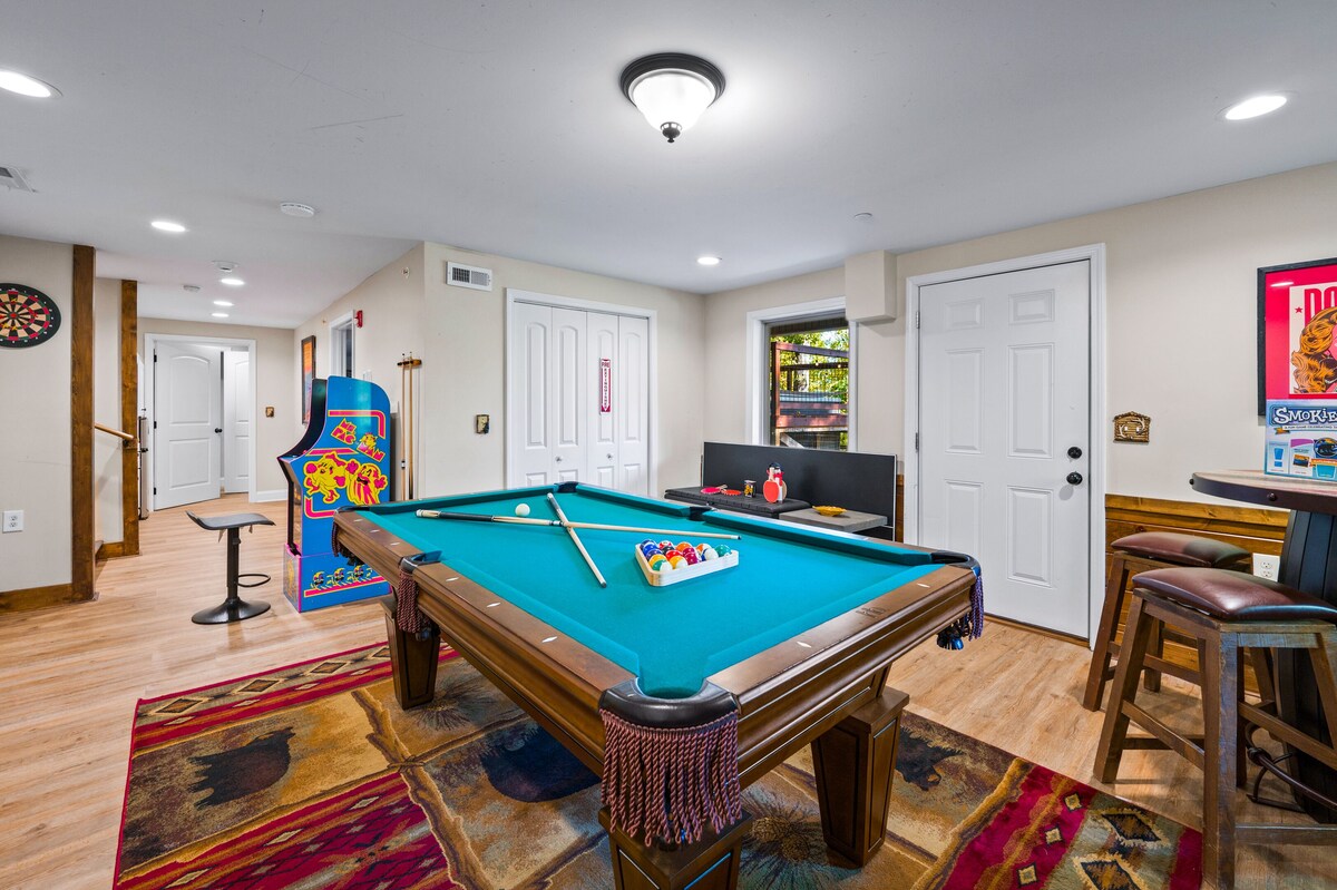 Photo 104 of WalkDTN/MountainView/SwimSpa/FirePit/5Kings/Sauna