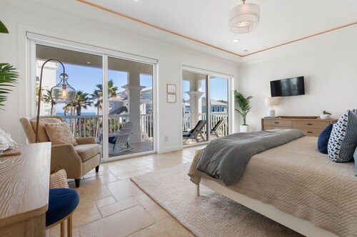 Private Pool home in Cinnamon Beach Bajamar! 30 seconds to the surf and sand!