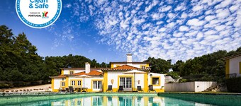 Typical Portuguese country house with pool 'Quinta do Pé Descalço'