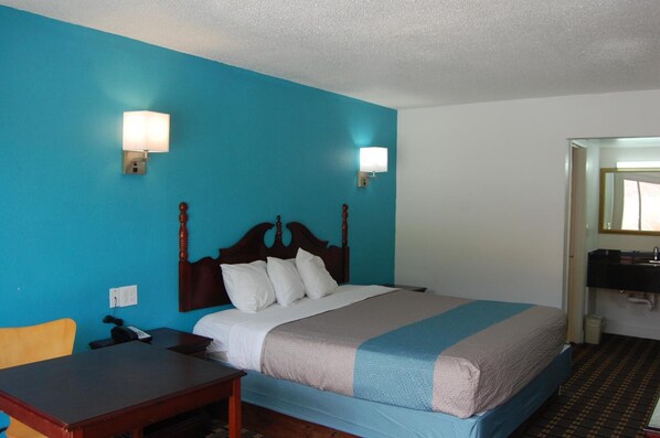 Desk, free WiFi, bed sheets - Motel 6 Byron, GA (Byron)