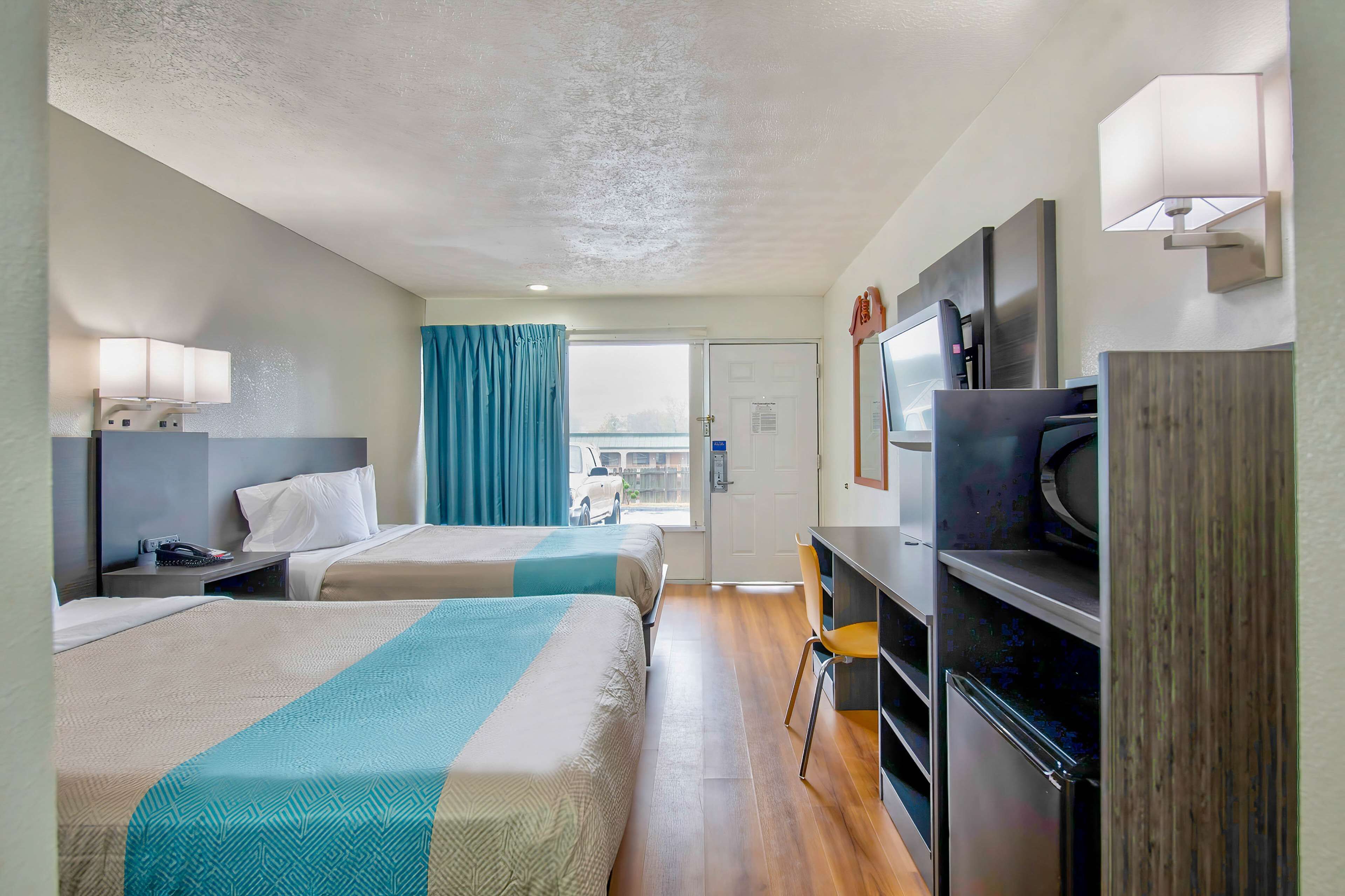 Desk, free WiFi, bed sheets