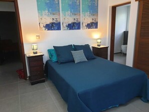 3 chambres, fer et planche à repasser, Wi-Fi gratuit, draps fournis