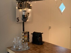 Apartament | Cuina privada | Frigorífic, microones, placa de cuina i rentaplats 
