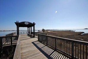 Property grounds - Bayside * 4BR Luxury Villa, Sleeps Up to 12 (SELBYVILLE)