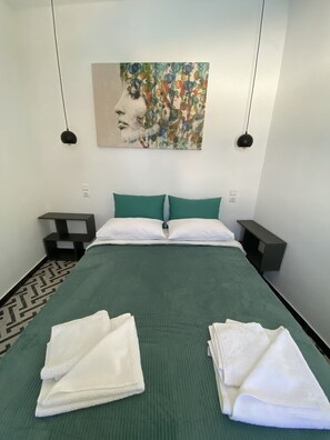 1 slaapkamer, een kluis op de kamer, een strijkplank/strijkijzer
