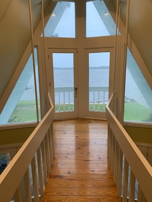 Interior - A Framed Oasis on the Pamlico River (Washington)