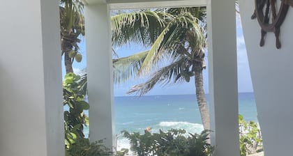 Studio directly on the Cane Bay Beach ! Wake up to the sounds of the waves !