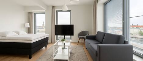 Exclusive Room | Individually decorated, individually furnished, desk, laptop workspace