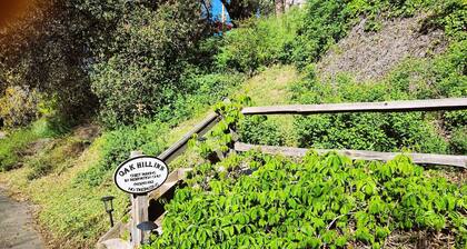 Oak Hill Inn, a cozy botique hotel only a 5min stroll to the heart of Julian!