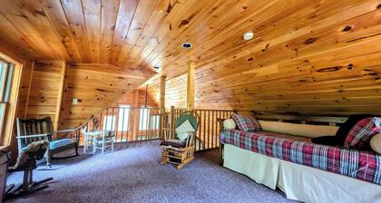Secluded Log Cabin by Saltwater Cove - Wildlife Haven