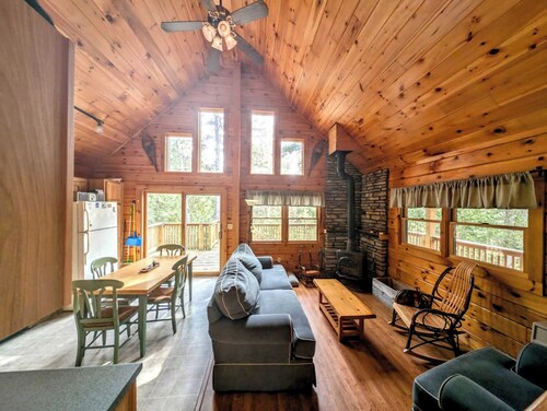 Secluded Log Cabin by Saltwater Cove - Wildlife Haven