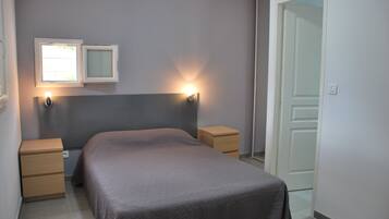 2 Schlafzimmer, Bügeleisen/Bügelbrett, Reisekinderbett, Bettwäsche