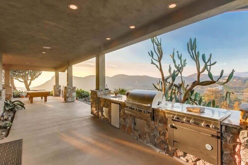 Luxury Private Estate | Pool & Pickleball Court