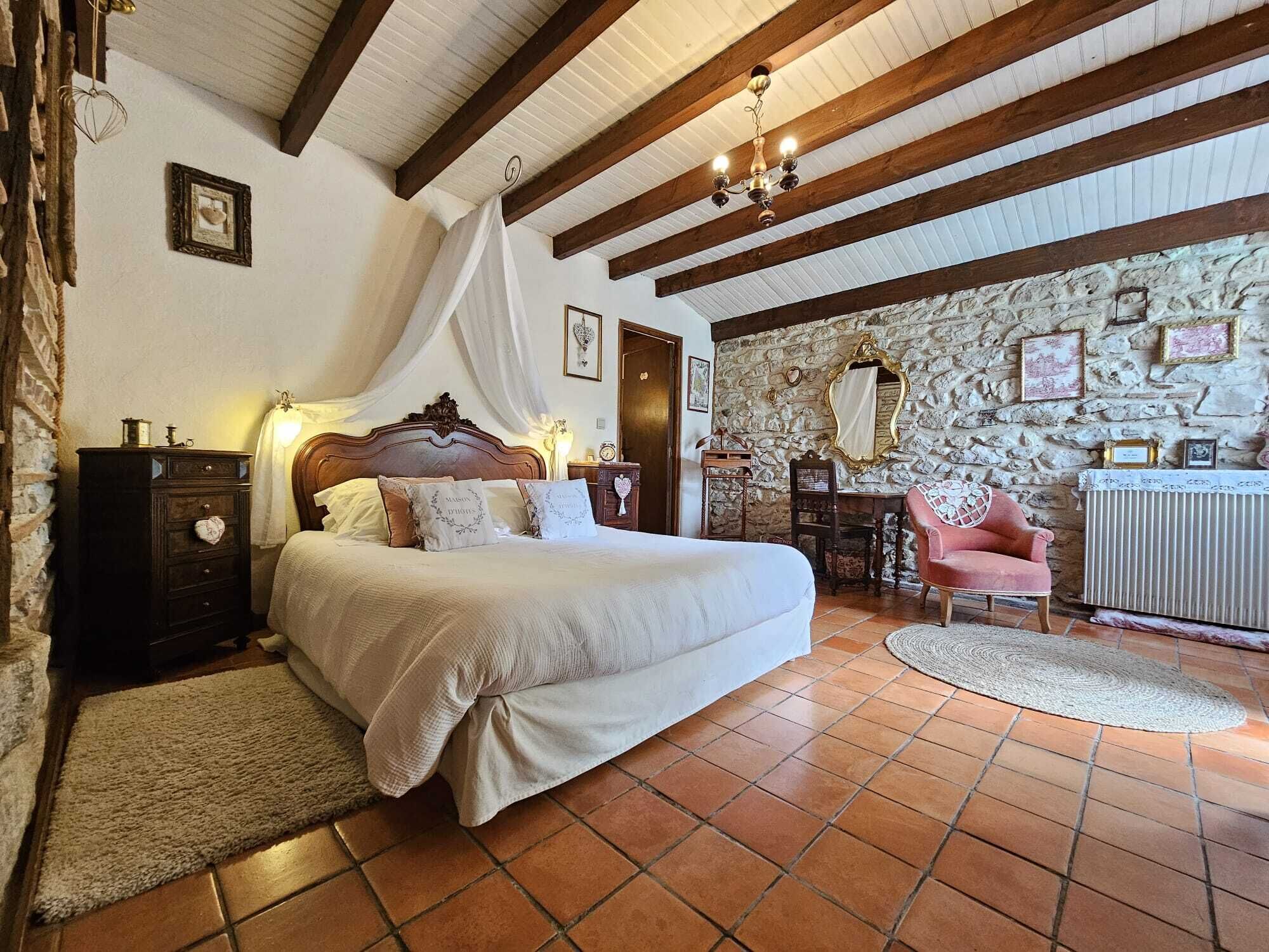 1 bedroom, desk, iron/ironing board, free WiFi