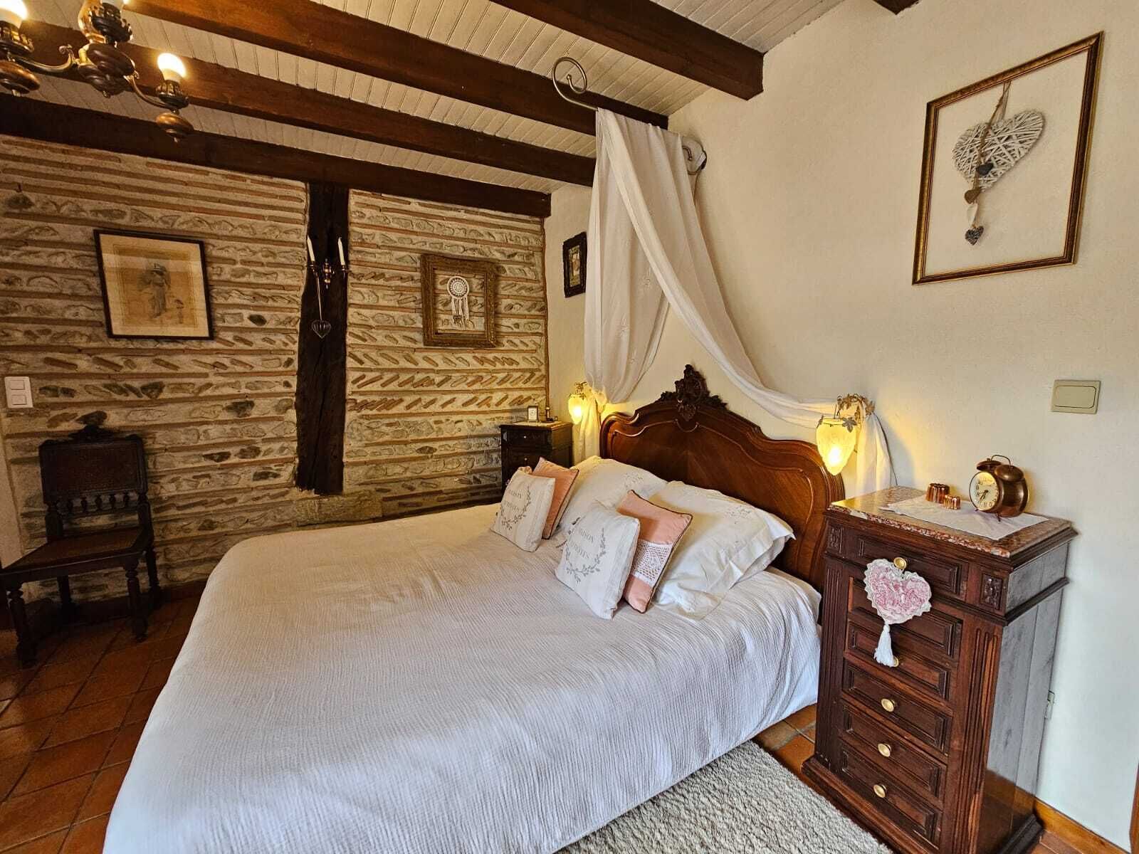 1 bedroom, desk, iron/ironing board, free WiFi