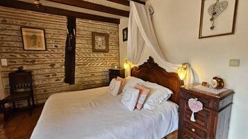 1 bedroom, desk, iron/ironing board, free WiFi