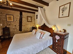 1 bedroom, desk, iron/ironing board, free WiFi - Gironde" guest room, swimming pool and Nordic bath (Sigalens)