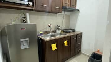 Mikrobølgeovn, oppvaskmaskin og hurtigmikser