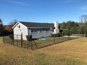 Exterior - •Dog Lover's Chalet w/ Fenced-In Yard 10 MI to Waterparks/Hiking/Outlets/Casino• (Sciota)