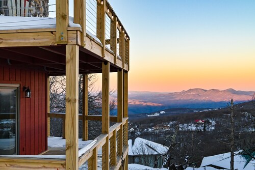 Ski-In/Out Luxury Lodge/Panoramic Sky High Views/Beech MTN