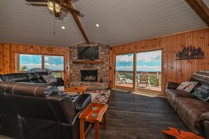 Smart TV, fireplace, video games, books - Ski-In/Out Luxury Lodge/Panoramic Sky High Views/Beech MTN (Beech Mountain)