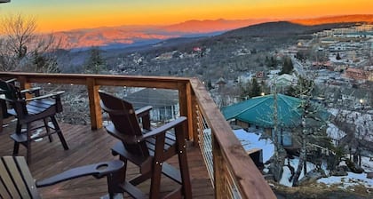 Ski-In/Out Luxury Lodge/Panoramic Sky High Views/Beech MTN