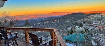 Ski-In/Out Luxury Lodge/Panoramic Sky High Views/Beech MTN