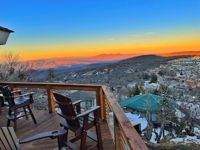 Ski-In/Out Luxury Lodge/Panoramic Sky High Views/Beech MTN