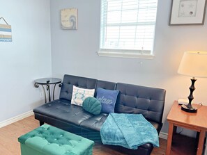 TV, offices - Speckled Trout 5 - Shell Yeah! Oceanfront Fun (Surfside Beach)