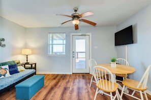TV, offices - Starfish 6 - Beach, Please! Oceanfront & Miles of Sand! (Surfside Beach)