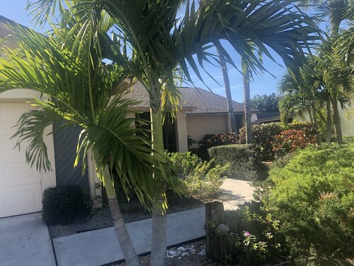 Bungalow mit Pool am See und in der Nähe des Strands und Downtown!