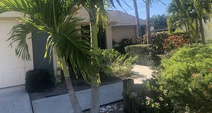 Bungalow mit Pool am See und in der Nähe des Strands und Downtown!