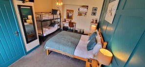 Family Room (Ynys Seiriol)