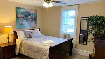 3 habitaciones, caja de seguridad en la habitación y escritorio